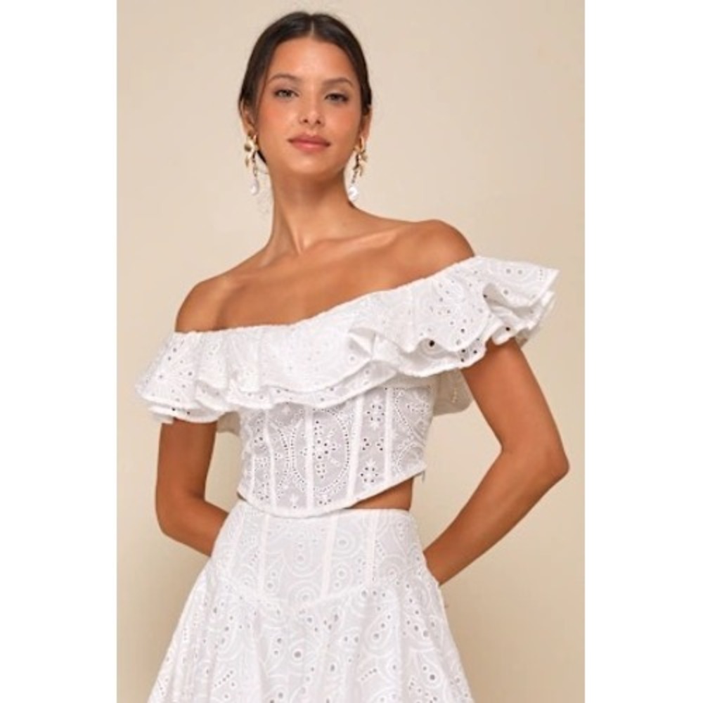Lulus White Eyelet Lace Off The Shoulder Ruffle Corset Crop Top NWT Large